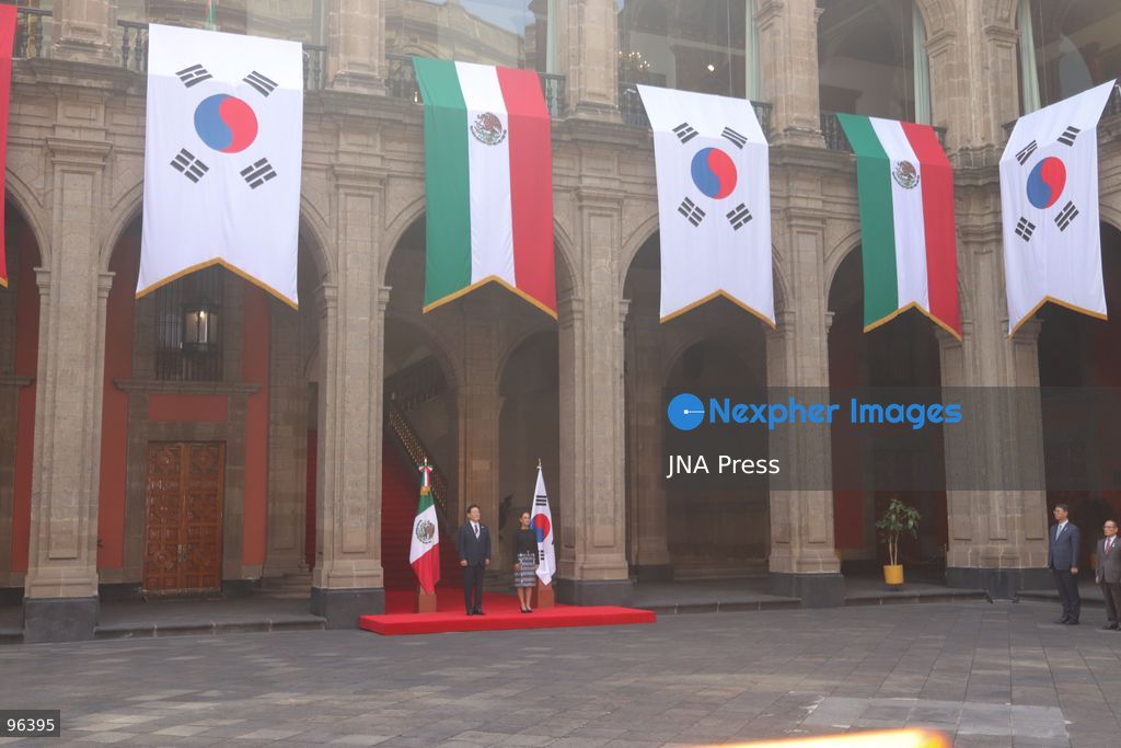 MEXICO CITY, MEXICO, SEPTEMBER 24, 2026: Mexican President Claudia Sheinbaum welcomes South Korean President Lee Jae-myung during an official ceremony at the National Palace in Mexico City. Lee is on a state visit to Mexico, where the two leaders are holding talks focused on bilateral trade, investment and cooperation between the two countries. The visit marks the first state visit by a South Korean president to Mexico in 16 years. Photo by Carlos Santiago / JNA Press. (Photo by Carlos Santiago/JNA Press via Nexpher Images)