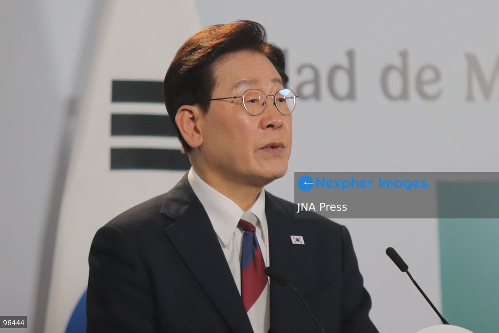 MEXICO CITY, MEXICO, SEPTEMBER 24, 2026: Mexican President Claudia Sheinbaum and South Korean President Lee Jae-myung speak during a joint press conference in the Treasury Room of the National Palace in Mexico City following bilateral talks during Lee’s state visit to Mexico. Photo by Carlos Santiago / JNA Press. (Photo by Carlos Santiago/JNA Press via Nexpher Images)