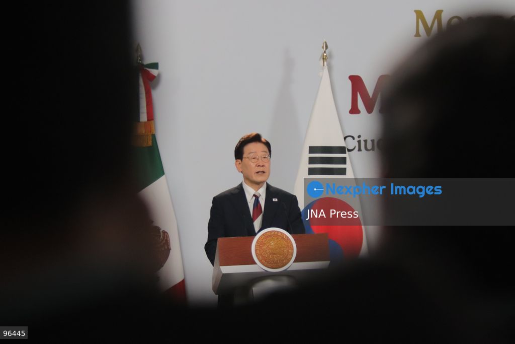 MEXICO CITY, MEXICO, SEPTEMBER 24, 2026: Mexican President Claudia Sheinbaum and South Korean President Lee Jae-myung speak during a joint press conference in the Treasury Room of the National Palace in Mexico City following bilateral talks during Lee’s state visit to Mexico. Photo by Carlos Santiago / JNA Press. (Photo by Carlos Santiago/JNA Press via Nexpher Images)