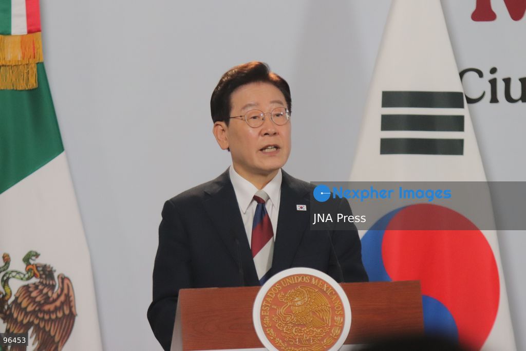 MEXICO CITY, MEXICO, SEPTEMBER 24, 2026: Mexican President Claudia Sheinbaum and South Korean President Lee Jae-myung speak during a joint press conference in the Treasury Room of the National Palace in Mexico City following bilateral talks during Lee’s state visit to Mexico. Photo by Carlos Santiago / JNA Press. (Photo by Carlos Santiago/JNA Press via Nexpher Images)