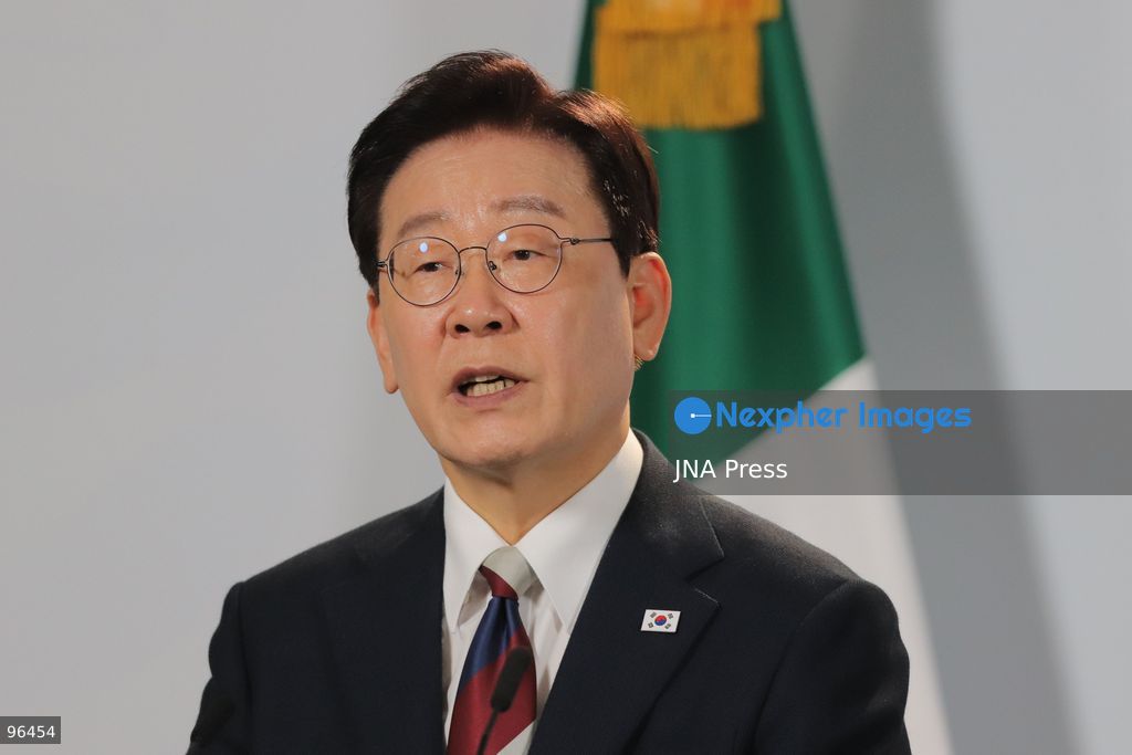 MEXICO CITY, MEXICO, SEPTEMBER 24, 2026: Mexican President Claudia Sheinbaum and South Korean President Lee Jae-myung speak during a joint press conference in the Treasury Room of the National Palace in Mexico City following bilateral talks during Lee’s state visit to Mexico. Photo by Carlos Santiago / JNA Press. (Photo by Carlos Santiago/JNA Press via Nexpher Images)