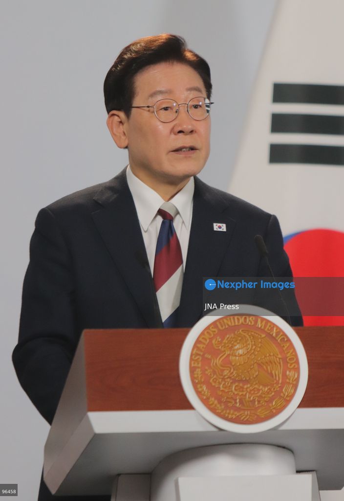 MEXICO CITY, MEXICO, SEPTEMBER 24, 2026: Mexican President Claudia Sheinbaum and South Korean President Lee Jae-myung speak during a joint press conference in the Treasury Room of the National Palace in Mexico City following bilateral talks during Lee’s state visit to Mexico. Photo by Carlos Santiago / JNA Press. (Photo by Carlos Santiago/JNA Press via Nexpher Images)