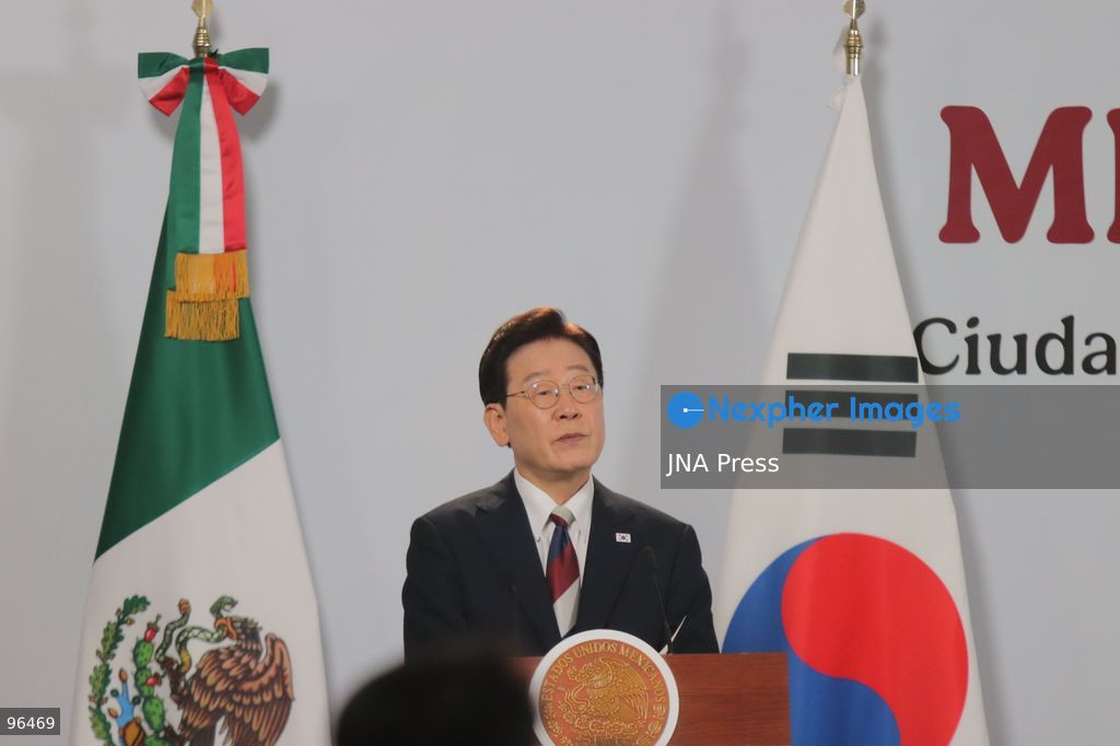 MEXICO CITY, MEXICO, SEPTEMBER 24, 2026: Mexican President Claudia Sheinbaum and South Korean President Lee Jae-myung speak during a joint press conference in the Treasury Room of the National Palace in Mexico City following bilateral talks during Lee’s state visit to Mexico. Photo by Carlos Santiago / JNA Press. (Photo by Carlos Santiago/JNA Press via Nexpher Images)
