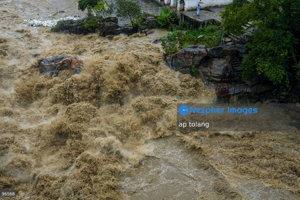 KATHMANDU, NEPAL —September 25, 2026: The water level in the Bagmati River rises amid heavy rainfall in Kathmandu, Nepal. The rainfall has disrupted daily activities as a deep depression over the Bay of Bengal continues to influence weather conditions in the region. (Photo by ap tolang/Nexpher Images)