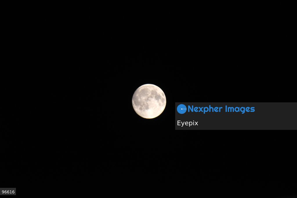 The Harvest Moon rises over Srinagar. The September full moon, traditionally known as the Harvest Moon, is seen illuminating the sky over the summer capital of Jammu and Kashmir. on September 25, 2026 in Srinagar, India. (Photo by Danish Showkat/ Eyepix Group) (Photo by Danish Showkat/ Eyepix Group/Eyepix via Nexpher Images)