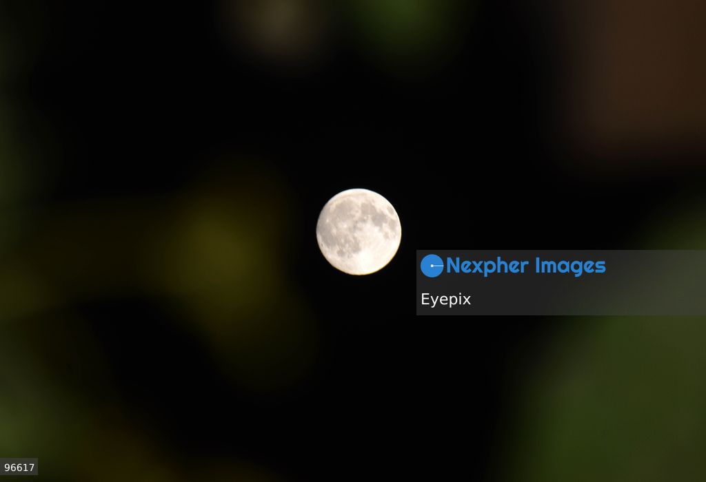 The Harvest Moon rises over Srinagar. The September full moon, traditionally known as the Harvest Moon, is seen illuminating the sky over the summer capital of Jammu and Kashmir. on September 25, 2026 in Srinagar, India. (Photo by Danish Showkat/ Eyepix Group) (Photo by Danish Showkat/ Eyepix Group/Eyepix via Nexpher Images)