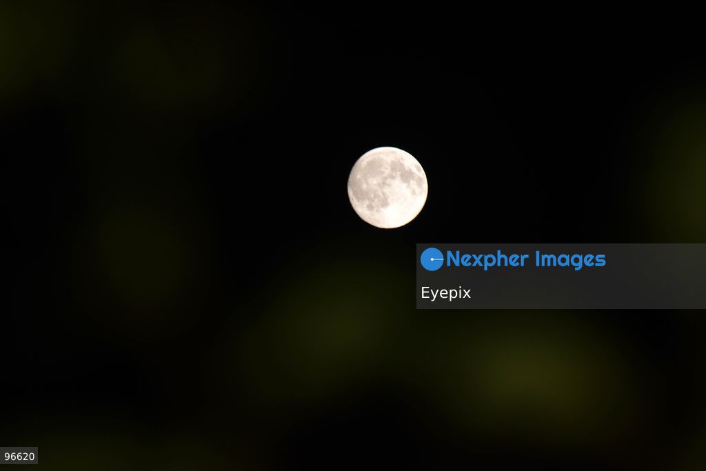 The Harvest Moon rises over Srinagar. The September full moon, traditionally known as the Harvest Moon, is seen illuminating the sky over the summer capital of Jammu and Kashmir. on September 25, 2026 in Srinagar, India. (Photo by Danish Showkat/ Eyepix Group) (Photo by Danish Showkat/ Eyepix Group/Eyepix via Nexpher Images)