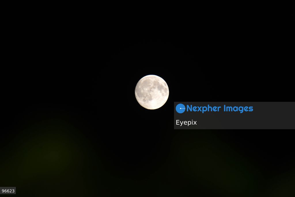 The Harvest Moon rises over Srinagar. The September full moon, traditionally known as the Harvest Moon, is seen illuminating the sky over the summer capital of Jammu and Kashmir. on September 25, 2026 in Srinagar, India. (Photo by Danish Showkat/ Eyepix Group) (Photo by Danish Showkat/ Eyepix Group/Eyepix via Nexpher Images)
