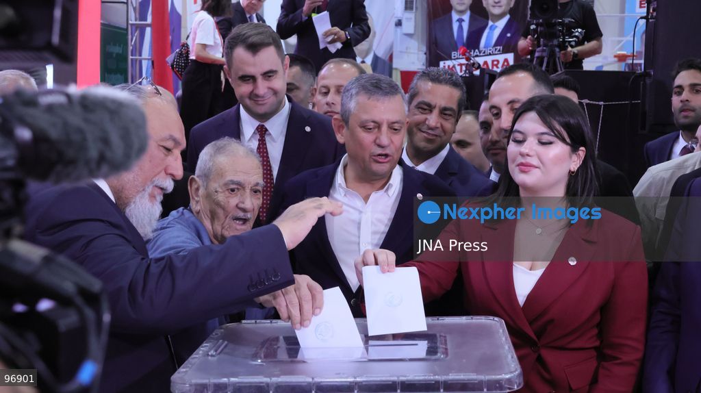 IZMIR, TURKEY, SEPTEMBER 26, 2026: New Party Chairman Özgür Özel addresses party members during district leadership primary elections in Izmir. Özel visited voting events in Gaziemir and Bornova as party members selected candidates for district leadership posts. Speaking in Gaziemir, Özel said he would step down if he fails to make his party the leading political force and bring it to power in the next general election. Photo by Turgay Kilic / JNA Press. (Photo by Turgay Kilic/JNA Press via Nexpher Images)