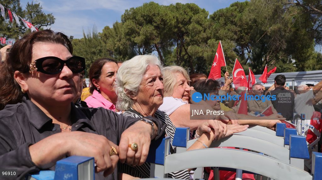 IZMIR, TURKEY, SEPTEMBER 26, 2026: New Party Chairman Özgür Özel addresses party members during district leadership primary elections in Izmir. Özel visited voting events in Gaziemir and Bornova as party members selected candidates for district leadership posts. Speaking in Gaziemir, Özel said he would step down if he fails to make his party the leading political force and bring it to power in the next general election. Photo by Turgay Kilic / JNA Press. (Photo by Turgay Kilic/JNA Press via Nexpher Images)