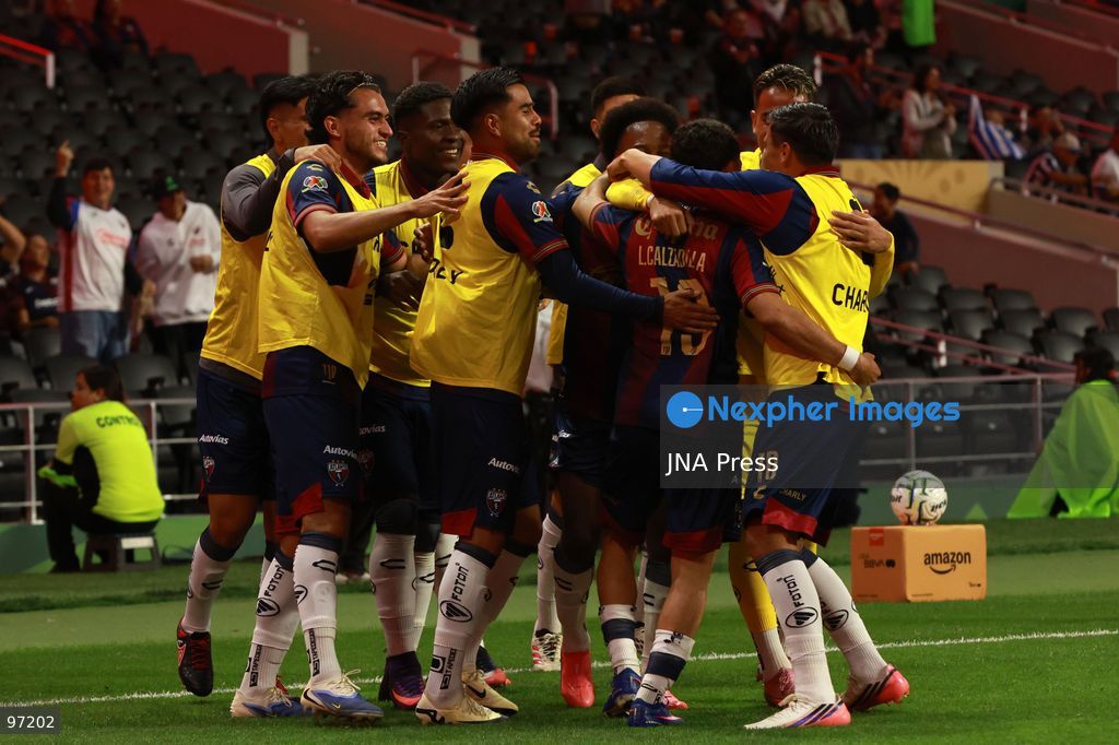 MEXICO CITY, MEXICO, SEPTEMBER 25, 2026: Players compete during the Liga MX Apertura 2026 match between Atlante and Monterrey at Estadio Banorte in Mexico City. Atlante defeated Monterrey 4-2, ending a six-match winless run in the league. Photo by José Tovar / JNA Press. (Photo by JosÃ© Luis Torales Tovar/JNA Press via Nexpher Images)