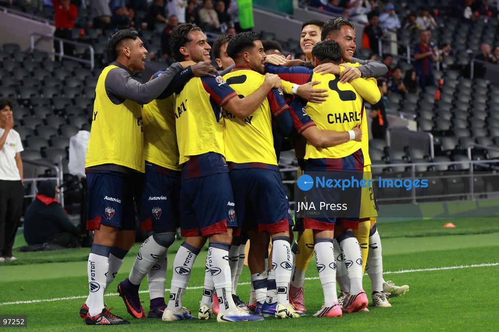 MEXICO CITY, MEXICO, SEPTEMBER 25, 2026: Players compete during the Liga MX Apertura 2026 match between Atlante and Monterrey at Estadio Banorte in Mexico City. Atlante defeated Monterrey 4-2, ending a six-match winless run in the league. Photo by José Tovar / JNA Press. (Photo by JosÃ© Luis Torales Tovar/JNA Press via Nexpher Images)