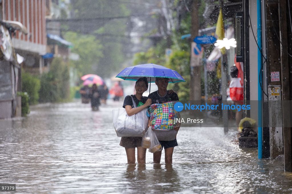 BANGKOK, THAILAND, SEPTEMBER 26, 2026: Floodwaters affect roads and communities following heavy rainfall in Bangkok and surrounding areas. Persistent rain caused flooding in several parts of Thailand, disrupting road traffic and transportation as authorities responded to rising water levels in affected areas. Photo by Thanatchanont Jiraworathanakul / JNA Press. (Photo by Thanatchanont Jiraworathanakul/JNA Press via Nexpher Images)