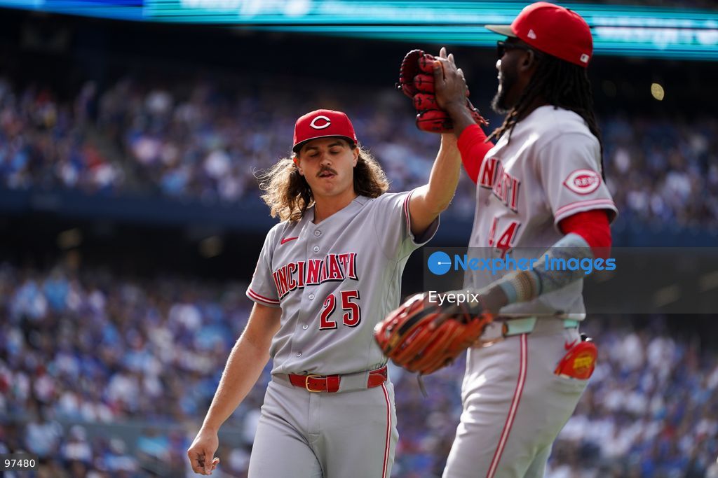 Cincinnati Reds starting pitcher Rhett Lowder #25 celebrates with shortstop Elly De La Cruz #44 during the game against the Toronto Blue Jays at Rogers Centre on September 26, 2026, in Toronto, Ontario, Canada. (Photo by Leonardo Ramirez/ Eyepix Group) (Photo by Leonardo Ramirez/ Eyepix Group/Eyepix via Nexpher Images)