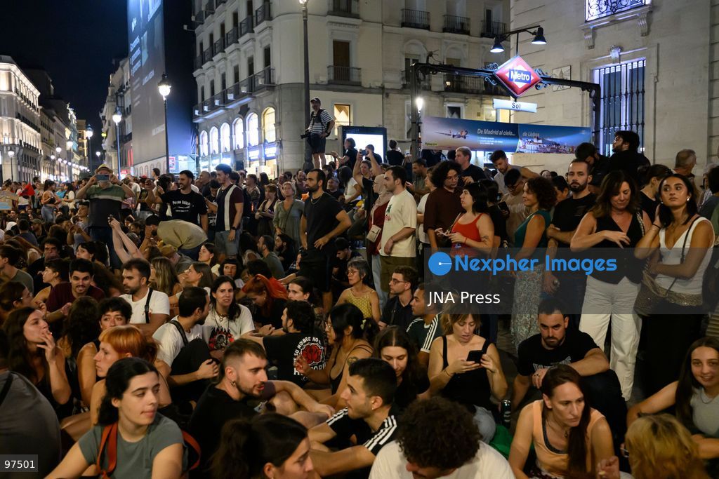 MADRID, SPAIN, SEPTEMBER 26, 2026: Demonstrators march through central Madrid during a protest against evictions organized by the Sindicato de Inquilinas e Inquilinos de Madrid. The demonstration began at Puerta del Sol and ended outside the Congress of Deputies, with protesters demanding stronger housing protections following the eviction earlier in the week of 87-year-old Maricarmen Abascal. After the march, protesters erected tents at Puerta del Sol as a housing protest encampment began in the square. Photo by Tomas Calle / JNA Press. (Photo by Tomas Calle/JNA Press via Nexpher Images)