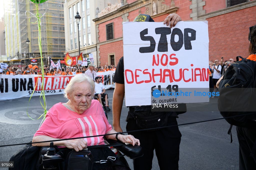 MADRID, SPAIN, SEPTEMBER 26, 2026: Demonstrators march through central Madrid during a protest against evictions organized by the Sindicato de Inquilinas e Inquilinos de Madrid. The demonstration began at Puerta del Sol and ended outside the Congress of Deputies, with protesters demanding stronger housing protections following the eviction earlier in the week of 87-year-old Maricarmen Abascal. After the march, protesters erected tents at Puerta del Sol as a housing protest encampment began in the square. Photo by Tomas Calle / JNA Press. (Photo by Tomas Calle/JNA Press via Nexpher Images)