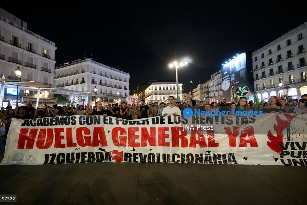 MADRID, SPAIN, SEPTEMBER 26, 2026: Demonstrators march through central Madrid during a protest against evictions organized by the Sindicato de Inquilinas e Inquilinos de Madrid. The demonstration began at Puerta del Sol and ended outside the Congress of Deputies, with protesters demanding stronger housing protections following the eviction earlier in the week of 87-year-old Maricarmen Abascal. After the march, protesters erected tents at Puerta del Sol as a housing protest encampment began in the square. Photo by Tomas Calle / JNA Press. (Photo by Tomas Calle/JNA Press via Nexpher Images)