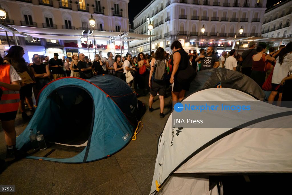 MADRID, SPAIN, SEPTEMBER 26, 2026: Demonstrators march through central Madrid during a protest against evictions organized by the Sindicato de Inquilinas e Inquilinos de Madrid. The demonstration began at Puerta del Sol and ended outside the Congress of Deputies, with protesters demanding stronger housing protections following the eviction earlier in the week of 87-year-old Maricarmen Abascal. After the march, protesters erected tents at Puerta del Sol as a housing protest encampment began in the square. Photo by Tomas Calle / JNA Press. (Photo by Tomas Calle/JNA Press via Nexpher Images)