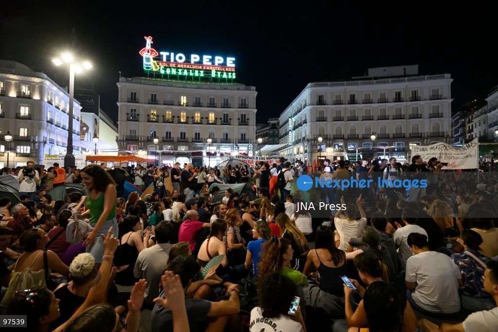 MADRID, SPAIN, SEPTEMBER 26, 2026: Demonstrators march through central Madrid during a protest against evictions organized by the Sindicato de Inquilinas e Inquilinos de Madrid. The demonstration began at Puerta del Sol and ended outside the Congress of Deputies, with protesters demanding stronger housing protections following the eviction earlier in the week of 87-year-old Maricarmen Abascal. After the march, protesters erected tents at Puerta del Sol as a housing protest encampment began in the square. Photo by Tomas Calle / JNA Press. (Photo by Tomas Calle/JNA Press via Nexpher Images)