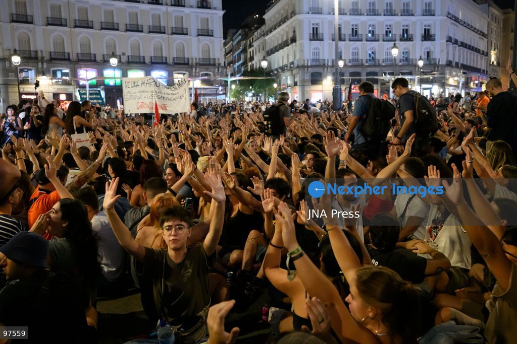 MADRID, SPAIN, SEPTEMBER 26, 2026: Demonstrators march through central Madrid during a protest against evictions organized by the Sindicato de Inquilinas e Inquilinos de Madrid. The demonstration began at Puerta del Sol and ended outside the Congress of Deputies, with protesters demanding stronger housing protections following the eviction earlier in the week of 87-year-old Maricarmen Abascal. After the march, protesters erected tents at Puerta del Sol as a housing protest encampment began in the square. Photo by Tomas Calle / JNA Press. (Photo by Tomas Calle/JNA Press via Nexpher Images)