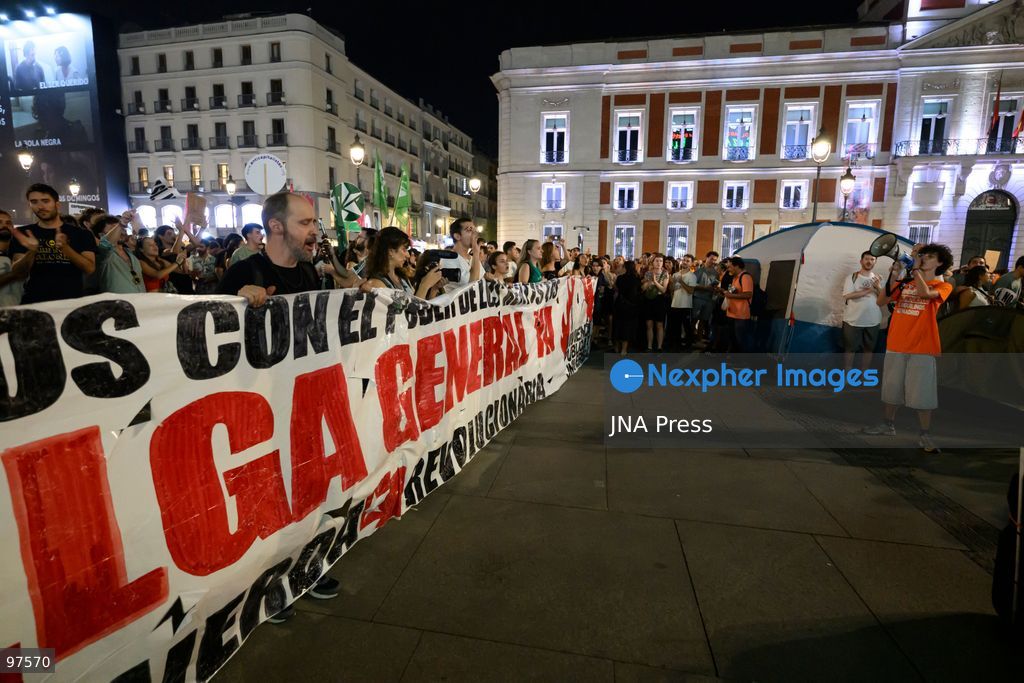 MADRID, SPAIN, SEPTEMBER 26, 2026: Demonstrators march through central Madrid during a protest against evictions organized by the Sindicato de Inquilinas e Inquilinos de Madrid. The demonstration began at Puerta del Sol and ended outside the Congress of Deputies, with protesters demanding stronger housing protections following the eviction earlier in the week of 87-year-old Maricarmen Abascal. After the march, protesters erected tents at Puerta del Sol as a housing protest encampment began in the square. Photo by Tomas Calle / JNA Press. (Photo by Tomas Calle/JNA Press via Nexpher Images)