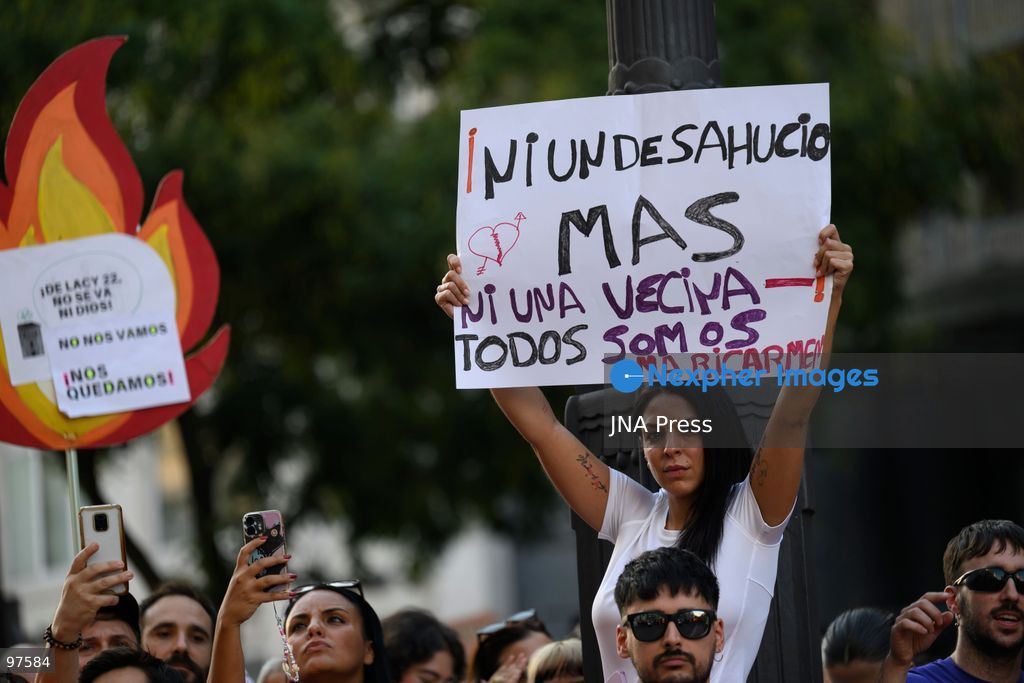 MADRID, SPAIN, SEPTEMBER 26, 2026: Demonstrators march through central Madrid during a protest against evictions organized by the Sindicato de Inquilinas e Inquilinos de Madrid. The demonstration began at Puerta del Sol and ended outside the Congress of Deputies, with protesters demanding stronger housing protections following the eviction earlier in the week of 87-year-old Maricarmen Abascal. After the march, protesters erected tents at Puerta del Sol as a housing protest encampment began in the square. Photo by Tomas Calle / JNA Press. (Photo by Tomas Calle/JNA Press via Nexpher Images)