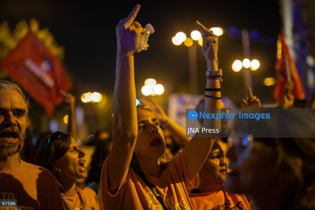 MADRID, SPAIN, SEPTEMBER 26, 2026: Demonstrators march through central Madrid during a protest against the housing crisis and evictions, following the forced eviction earlier in the week of 87-year-old Maricarmen Abascal from her longtime home in the Spanish capital. Thousands joined the demonstration calling for stronger housing protections and measures against evictions. Photo by C. Carvajal / JNA Press. (Photo by C. Carvajal/JNA Press via Nexpher Images)