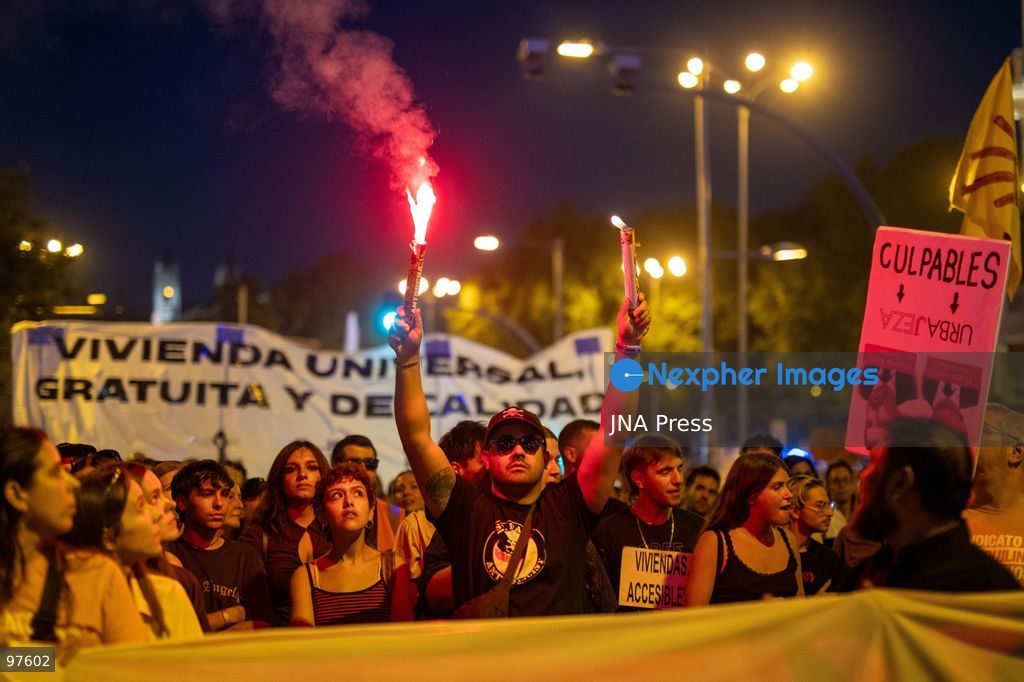 MADRID, SPAIN, SEPTEMBER 26, 2026: Demonstrators march through central Madrid during a protest against the housing crisis and evictions, following the forced eviction earlier in the week of 87-year-old Maricarmen Abascal from her longtime home in the Spanish capital. Thousands joined the demonstration calling for stronger housing protections and measures against evictions. Photo by C. Carvajal / JNA Press. (Photo by C. Carvajal/JNA Press via Nexpher Images)