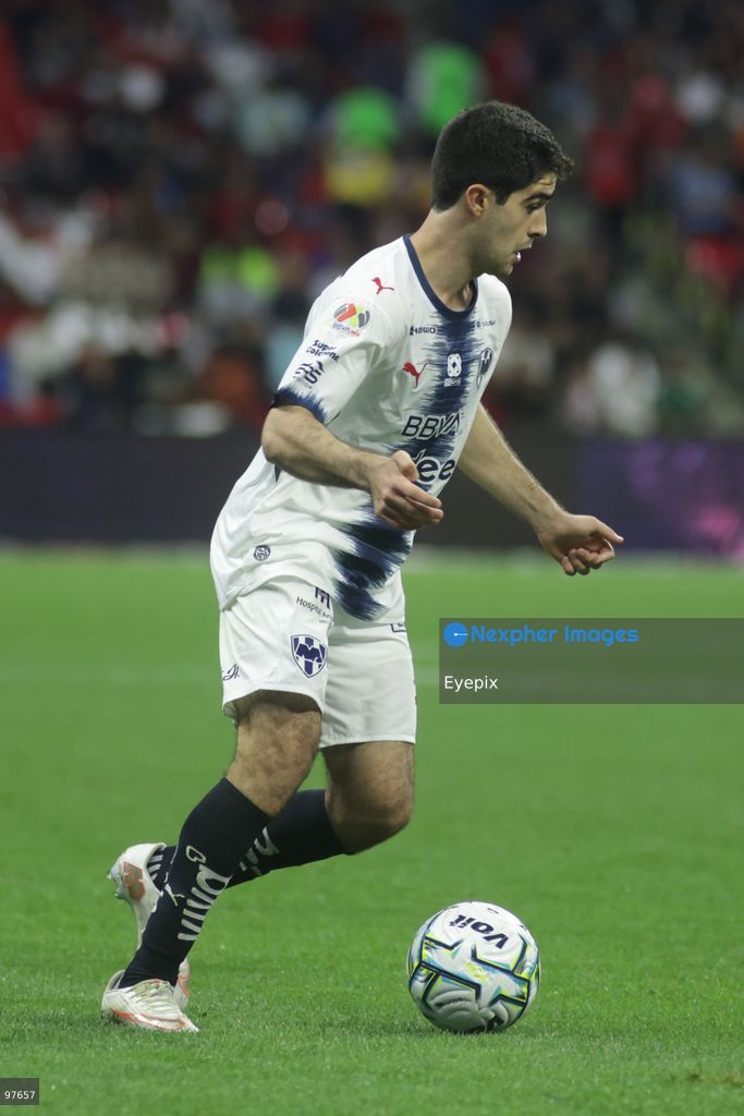 César Garza #18 of Monterrey runs whit the ball during the Liga MX Apertura 2026 match day 10 game between Atlante and Monterrey at Estadio Banorte. on September 25, 2026 in Mexico City, Mexico. (Photo by Ismael Rosas/ Eyepix Group) (Photo by Ismael Rosas/ Eyepix Group/Eyepix via Nexpher Images)