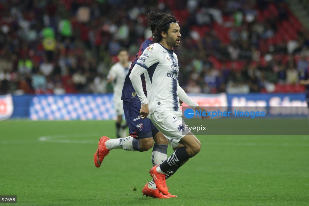 Daniel Aceves #19 of Monterrey in action during the Liga MX Apertura 2026 match day 10 game between Atlante and Monterrey at Estadio Banorte. on September 25, 2026 in Mexico City, Mexico. (Photo by Ismael Rosas/ Eyepix Group) (Photo by Ismael Rosas/ Eyepix Group/Eyepix via Nexpher Images)
