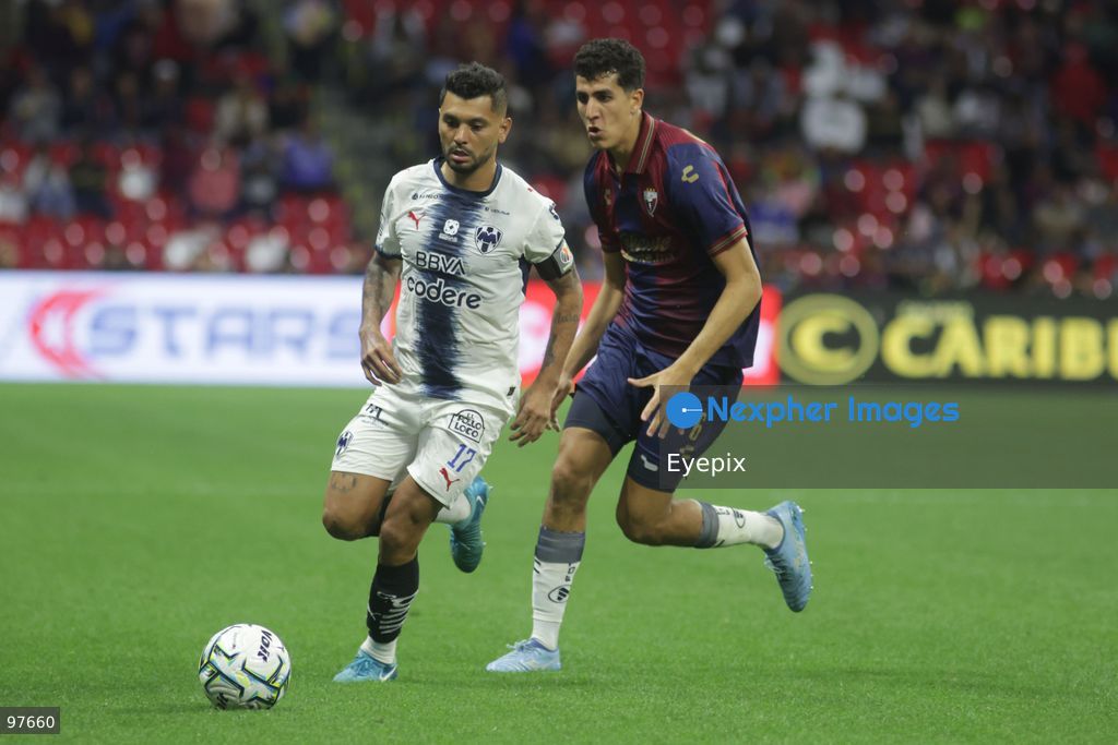 Jesús Corona #17 of Monterrey and Juan Carrera #6 of Atlante FC battle for the ball during the Liga MX Apertura 2026 match day 10 game between Atlante and Monterrey at Estadio Banorte. on September 25, 2026 in Mexico City, Mexico. (Photo by Ismael Rosas/ Eyepix Group) (Photo by Ismael Rosas/ Eyepix Group/Eyepix via Nexpher Images)