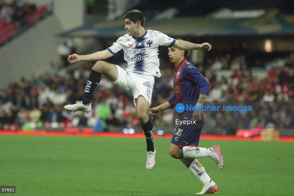 César Garza #18 of Monterrey and Martín Sarrafiore #30 of Atlante FC battle for the ball during the Liga MX Apertura 2026 match day 10 game between Atlante and Monterrey at Estadio Banorte. on September 25, 2026 in Mexico City, Mexico. (Photo by Ismael Rosas/ Eyepix Group) (Photo by Ismael Rosas/ Eyepix Group/Eyepix via Nexpher Images)