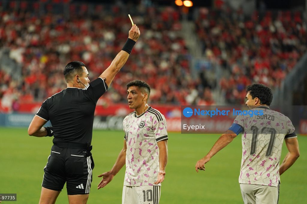 Gabriel Suazo #17 of Chile receives a Yellow Card from the referee Marco Antonio Ortiz Nava during he International Friendly match between Canada and Chile at BMO Filed. on September 26, 2026 in Toronto, Ontario. (Photo by Leonardo Ramirez/ Eyepix Group) (Photo by Leonardo Ramirez/ Eyepix Group/Eyepix via Nexpher Images)