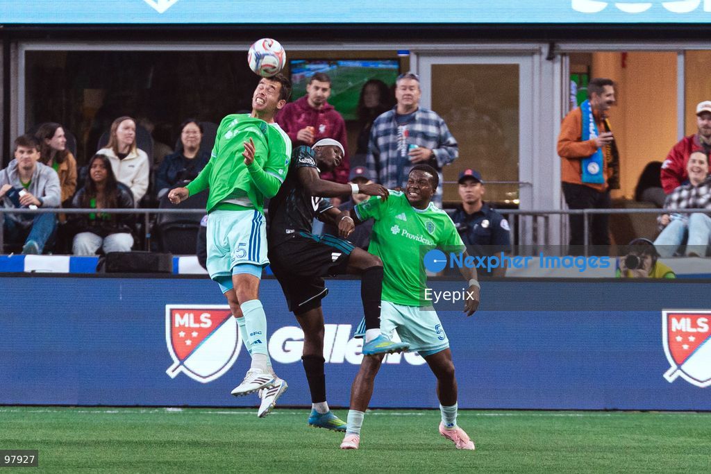 Jackson Ragen #25 of Seattle Sounders FC and Kelvin Yeboah #9 of Minnesota United FC battle for the header during the MLS match between Sounders FC and Minnesota United FC at Lumen Field. on September 26, 2026 in Seattle, Washington. (Photo by Jules Doyle/ Eyepix Group) (Photo by Jules Doyle / Eyepix Group/Eyepix via Nexpher Images)