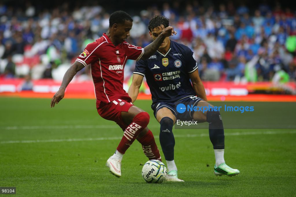Jesus Orozco #5 of Cruz Azul and Helio Nunes #11 of Toluca battle for the ball during the 10th round match between Cruz Azul and Toluca as part of the Torneo Apertura 2026 Liga MX at Banorte Stadium on September 26, 2026 in Mexico City, Mexico. Final Score Cruz Azul 3-3 Toluca. (Photo by Ismael Rosas/ Eyepix Group) (Photo by Ismael Rosas/ Eyepix Group/Eyepix via Nexpher Images)