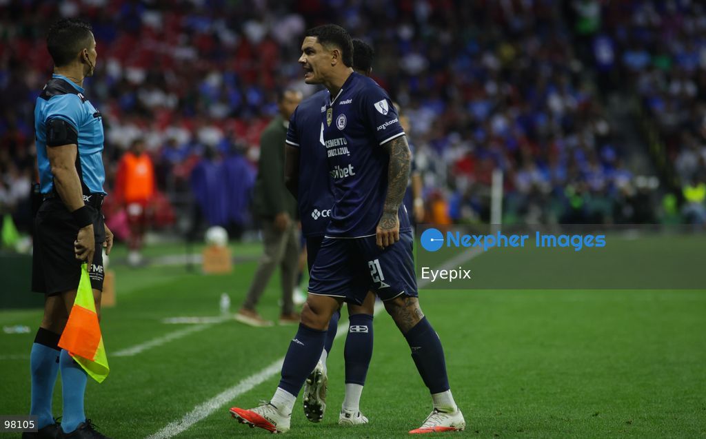 Gabriel Fernandez #21 of Cruz Azul reacts during the 10th round match between Cruz Azul and Toluca as part of the Torneo Apertura 2026 Liga MX at Banorte Stadium on September 26, 2026 in Mexico City, Mexico. Final Score Cruz Azul 3-3 Toluca. (Photo by Ismael Rosas/ Eyepix Group) (Photo by Ismael Rosas/ Eyepix Group/Eyepix via Nexpher Images)