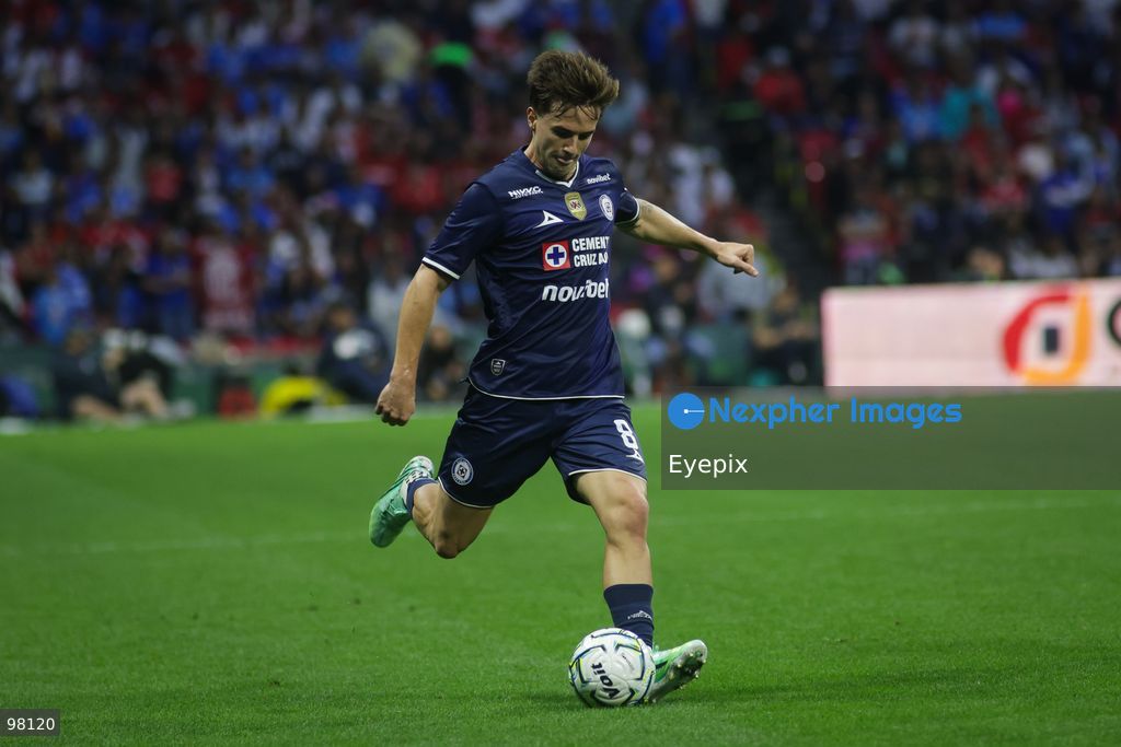 Agustin Palavecino #8 of Cruz Azul runs shoots the ball during the 10th round match between Cruz Azul and Toluca as part of the Torneo Apertura 2026 Liga MX at Banorte Stadium on September 26, 2026 in Mexico City, Mexico. Final Score Cruz Azul 3-3 Toluca. (Photo by Ismael Rosas/ Eyepix Group) (Photo by Ismael Rosas/ Eyepix Group/Eyepix via Nexpher Images)