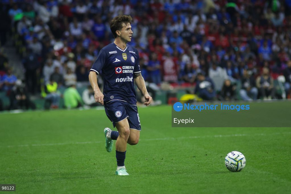 Agustin Palavecino #8 of Cruz Azul runs whit the ball during the 10th round match between Cruz Azul and Toluca as part of the Torneo Apertura 2026 Liga MX at Banorte Stadium on September 26, 2026 in Mexico City, Mexico. Final Score Cruz Azul 3-3 Toluca. (Photo by Ismael Rosas/ Eyepix Group) (Photo by Ismael Rosas/ Eyepix Group/Eyepix via Nexpher Images)