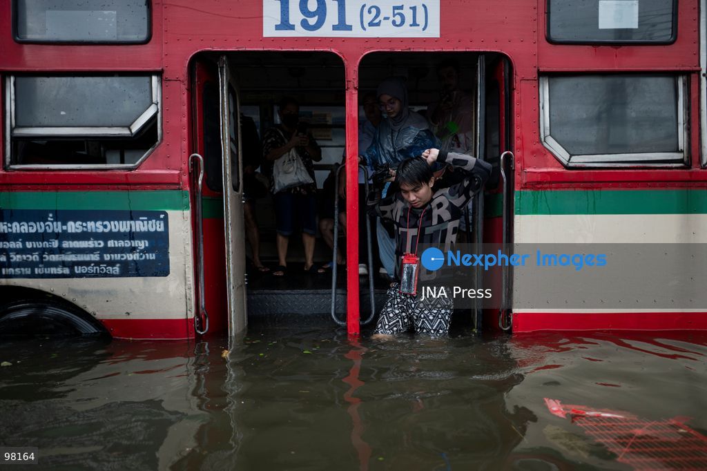 BANGKOK, THAILAND – SEPTEMBER 27, 2026: Heavy rain caused widespread flooding across Bangkok, affecting residents, businesses and communities across the capital. The Thai Meteorological Department attributed the rainfall to a low-pressure system over the Central region combined with the southwest monsoon, with further rain expected through September 27. Bangkok authorities declared all 50 districts disaster-affected areas and deployed pumps, shelters and emergency teams to assist affected residents and drain accumulated floodwater. By Sunday, water levels had begun to recede in some areas, although flooding persisted in several low-lying communities as authorities continued monitoring water levels and providing assistance. Photo by Captain Jirathummanuwat / JNA Press. (Photo by Captain Jirathummanuwat/JNA Press via Nexpher Images)