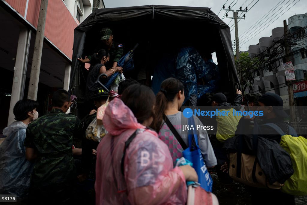 BANGKOK, THAILAND – SEPTEMBER 27, 2026: Heavy rain caused widespread flooding across Bangkok, affecting residents, businesses and communities across the capital. The Thai Meteorological Department attributed the rainfall to a low-pressure system over the Central region combined with the southwest monsoon, with further rain expected through September 27. Bangkok authorities declared all 50 districts disaster-affected areas and deployed pumps, shelters and emergency teams to assist affected residents and drain accumulated floodwater. By Sunday, water levels had begun to recede in some areas, although flooding persisted in several low-lying communities as authorities continued monitoring water levels and providing assistance. Photo by Captain Jirathummanuwat / JNA Press. (Photo by Captain Jirathummanuwat/JNA Press via Nexpher Images)
