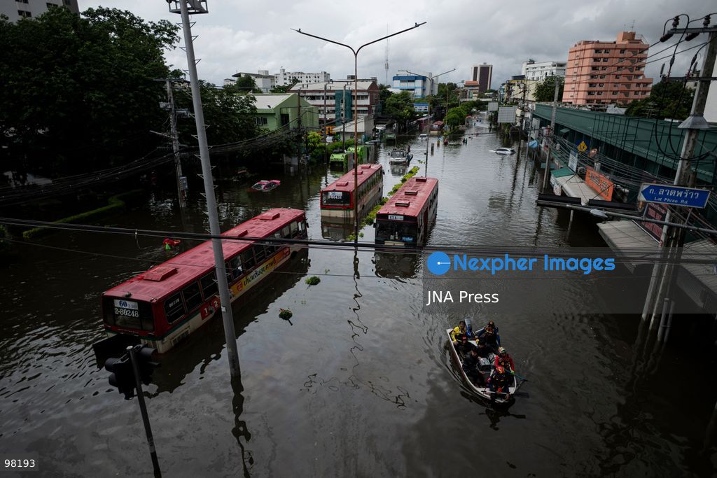 BANGKOK, THAILAND – SEPTEMBER 27, 2026: Heavy rain caused widespread flooding across Bangkok, affecting residents, businesses and communities across the capital. The Thai Meteorological Department attributed the rainfall to a low-pressure system over the Central region combined with the southwest monsoon, with further rain expected through September 27. Bangkok authorities declared all 50 districts disaster-affected areas and deployed pumps, shelters and emergency teams to assist affected residents and drain accumulated floodwater. By Sunday, water levels had begun to recede in some areas, although flooding persisted in several low-lying communities as authorities continued monitoring water levels and providing assistance. Photo by Captain Jirathummanuwat / JNA Press. (Photo by Captain Jirathummanuwat/JNA Press via Nexpher Images)