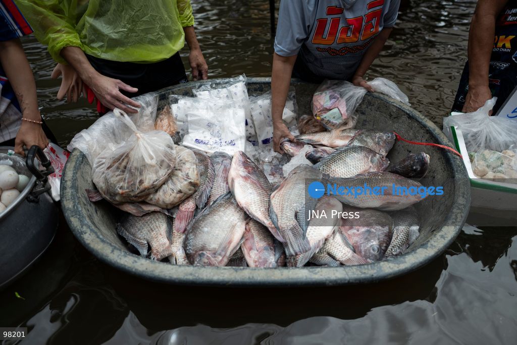BANGKOK, THAILAND – SEPTEMBER 27, 2026: Heavy rain caused widespread flooding across Bangkok, affecting residents, businesses and communities across the capital. The Thai Meteorological Department attributed the rainfall to a low-pressure system over the Central region combined with the southwest monsoon, with further rain expected through September 27. Bangkok authorities declared all 50 districts disaster-affected areas and deployed pumps, shelters and emergency teams to assist affected residents and drain accumulated floodwater. By Sunday, water levels had begun to recede in some areas, although flooding persisted in several low-lying communities as authorities continued monitoring water levels and providing assistance. Photo by Captain Jirathummanuwat / JNA Press. (Photo by Captain Jirathummanuwat/JNA Press via Nexpher Images)