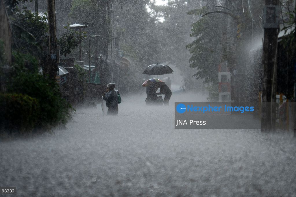 BANGKOK, THAILAND – SEPTEMBER 27, 2026: Heavy rain caused widespread flooding across Bangkok, affecting residents, businesses and communities across the capital. The Thai Meteorological Department attributed the rainfall to a low-pressure system over the Central region combined with the southwest monsoon, with further rain expected through September 27. Bangkok authorities declared all 50 districts disaster-affected areas and deployed pumps, shelters and emergency teams to assist affected residents and drain accumulated floodwater. By Sunday, water levels had begun to recede in some areas, although flooding persisted in several low-lying communities as authorities continued monitoring water levels and providing assistance. Photo by Captain Jirathummanuwat / JNA Press. (Photo by Captain Jirathummanuwat/JNA Press via Nexpher Images)