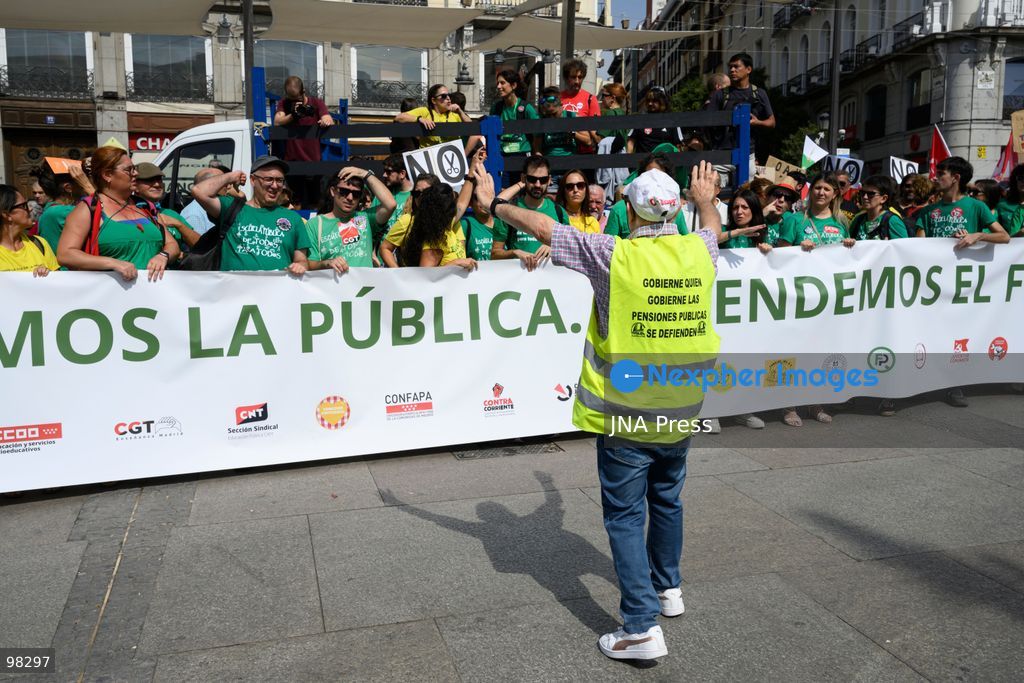 MADRID, SPAIN – SEPTEMBER 27, 2026: Thousands of people demonstrated in Madrid in support of public education. The demonstration ended at Puerta del Sol, where protesters joined the Sindicato de Inquilinas encampment. The march brought together people calling for quality public education as participants gathered in central Madrid. Photo by Tomas Calle / JNA Press. (Photo by Tomas Calle/JNA Press via Nexpher Images)