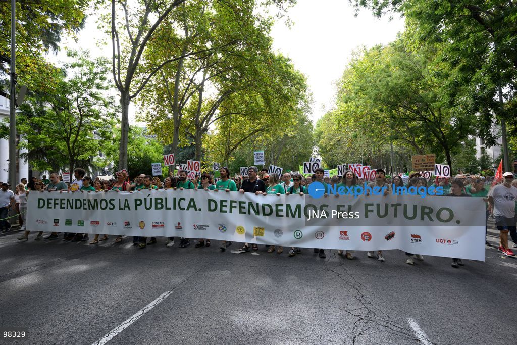 MADRID, SPAIN – SEPTEMBER 27, 2026: Thousands of people demonstrated in Madrid in support of public education. The demonstration ended at Puerta del Sol, where protesters joined the Sindicato de Inquilinas encampment. The march brought together people calling for quality public education as participants gathered in central Madrid. Photo by Tomas Calle / JNA Press. (Photo by Tomas Calle/JNA Press via Nexpher Images)