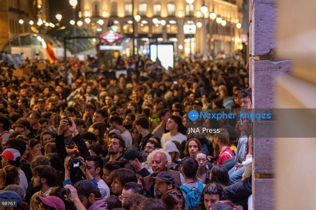 MADRID, SPAIN, SEPTEMBER 28, 2026: Housing rights protesters remain camped at Puerta del Sol as the demonstration enters its third day, following a mass protest over Madrid’s housing crisis and the eviction of 87-year-old Maricarmen Abascal. Hundreds of people have remained at the square in tents, demanding stronger tenant protections and measures against evictions without alternative housing. Photo by C. Carvajal / JNA Press. (Photo by C. Carvajal/JNA Press via Nexpher Images)