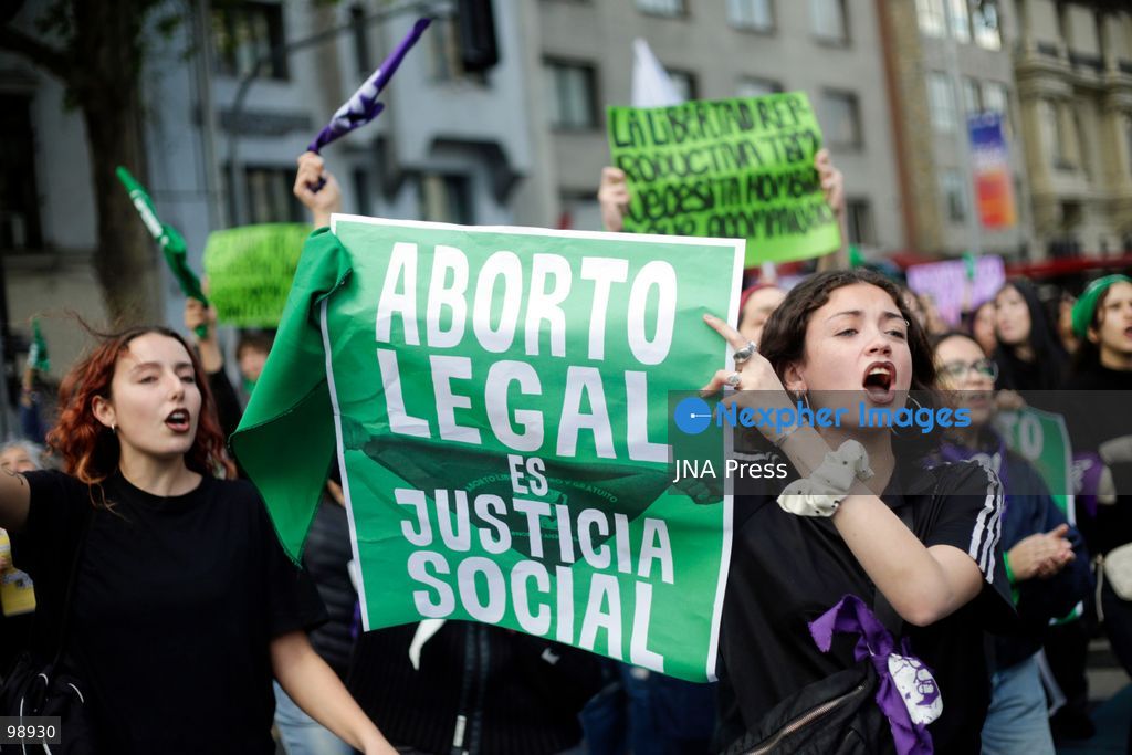 SANTIAGO, CHILE, SEPTEMBER 28, 2026: Women and activists demonstrate in Santiago to mark International Safe Abortion Day, calling for access to legal and safe abortion and the protection of reproductive rights. Feminist, social and human rights organizations urged Chile’s Congress to maintain funding in the 2027 public budget for implementation of the law allowing voluntary termination of pregnancy under three specific circumstances. Photo by Sebastian Silva / JNA Press. (Photo by Sebastian Silva/JNA Press via Nexpher Images)
