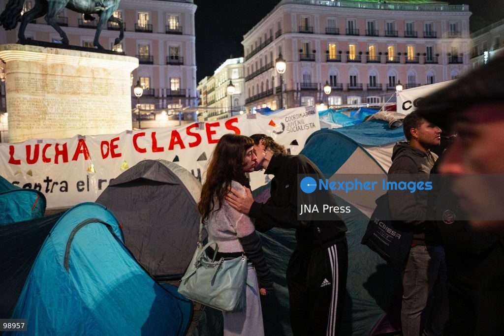 MADRID, SPAIN, SEPTEMBER 28, 2026: Housing rights protesters spend a third night camping at Puerta del Sol in central Madrid, continuing a protest against Spain’s housing crisis that followed the eviction of 87-year-old Maricarmen Abascal from the home where she had lived for decades. Hundreds of tents have been erected in the square as demonstrators demand stronger protections for tenants and measures to prevent evictions without alternative housing. Photo by Mario Moron/ JNA Press. (Photo by Mario Morón/JNA Press via Nexpher Images)