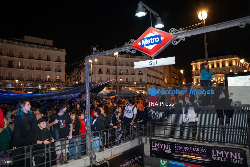 MADRID, SPAIN, SEPTEMBER 28, 2026: Housing rights protesters spend a third night camping at Puerta del Sol in central Madrid, continuing a protest against Spain’s housing crisis that followed the eviction of 87-year-old Maricarmen Abascal from the home where she had lived for decades. Hundreds of tents have been erected in the square as demonstrators demand stronger protections for tenants and measures to prevent evictions without alternative housing. Photo by Mario Moron/ JNA Press. (Photo by Mario MorÃ³n/JNA Press via Nexpher Images)