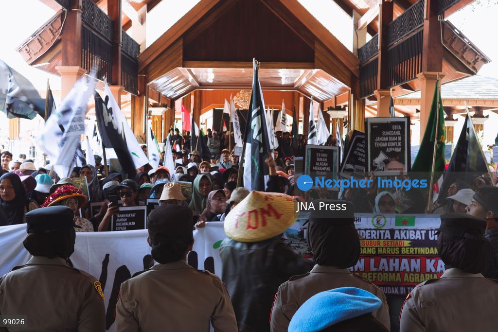 SUMEDANG, WEST JAVA, INDONESIA, SEPTEMBER 29, 2026: Residents from villages around Mount Tampomas, joined by students and civil society groups, take part in a protest in Sumedang, West Java, raising concerns over geothermal development and ongoing agrarian disputes. Demonstrators from communities including Cinangerang, Cimarias, Mekarahayu, Margalaksana and Tampomas called for agrarian reform and alleged that geothermal activities were damaging local soil and affecting their livelihoods. Representatives of the communities also met with government officials on the same day to discuss their demands, with authorities pledging to address agrarian reform issues, according to the organizers. Photo by Razan Jayaputra Partadinata / JNA Press. (Photo by Razan Jayaputra Partadinata/JNA Press via Nexpher Images)
